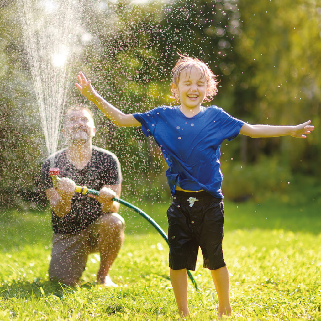 bambino-gioia-acqua